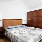 Apartamento Attic Vistas Mit Wunderschoenem Meerblick By Interhome
