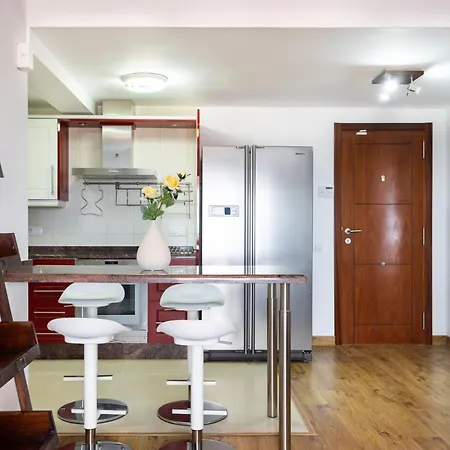 Apartamento Attic Vistas Mit Wunderschoenem Meerblick By Interhome