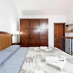 Attic Vistas Mit Wunderschoenem Meerblick By Interhome