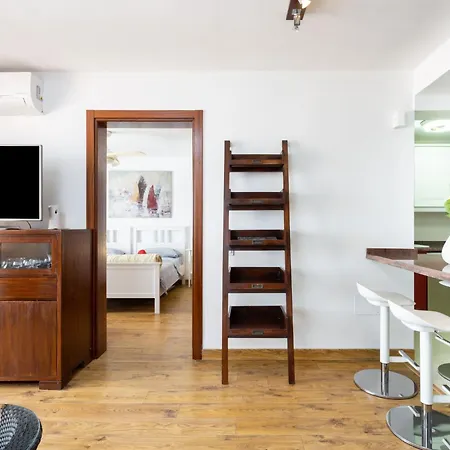 Attic Vistas Mit Wunderschoenem Meerblick By Interhome شقة بلايا ذي لاس أميريكاس