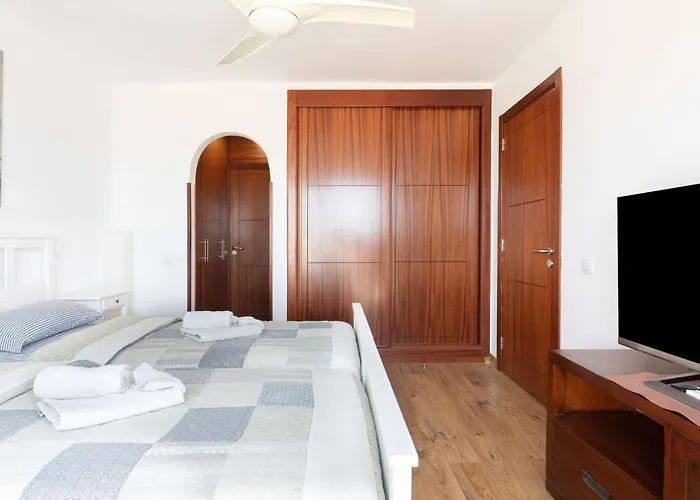 Attic Vistas Mit Wunderschoenem Meerblick By Interhome *