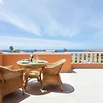 Attic Vistas Mit Wunderschoenem Meerblick By Interhome