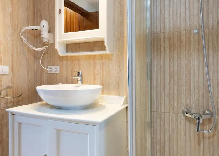 Appartamento Attic Vistas Mit Wunderschoenem Meerblick By Interhome *